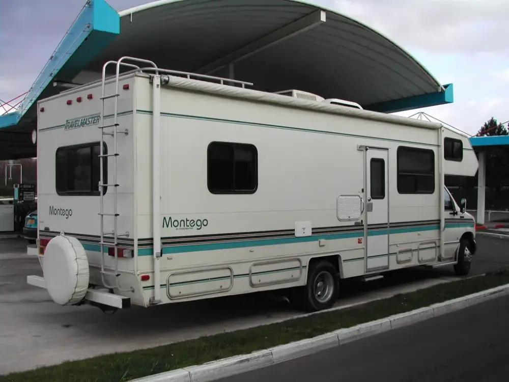 FORD MONTEGO TRAVELMASTER 6L8 V10 2 X 120L (6)