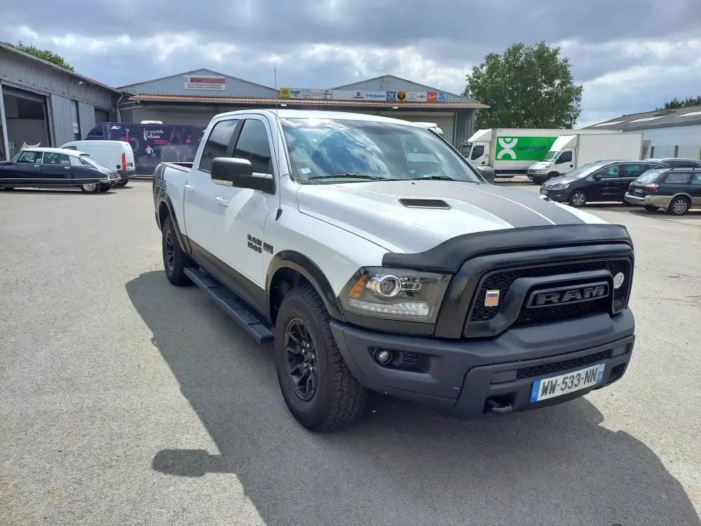 DODGE RAM 1500 REBEL 5L7 V8 HEMI 401 CV 295 KW 2016 100L 22062022 (5)