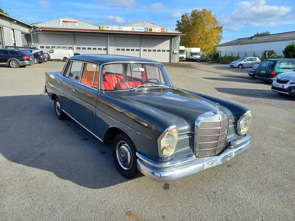 Mercedes Sedan Collection