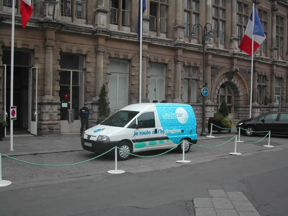 EXPOSITION PERRON DE LA MAIRIE DE VALENCIENNES OCTOBRE 2005 (1)