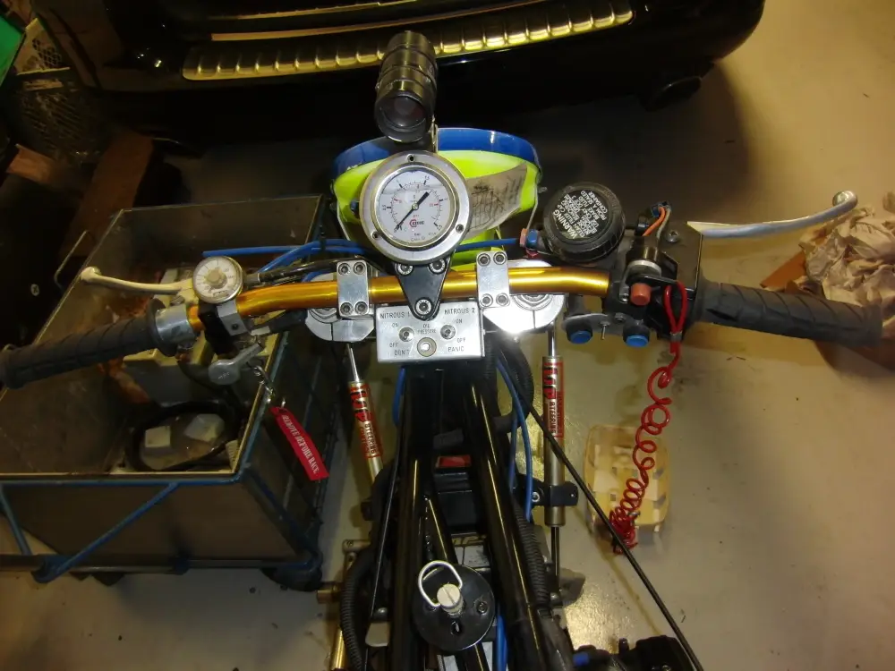 FUNNY BIKE DANS GARAGE 10122016 (6)